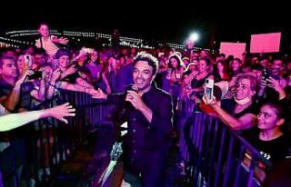 Uğur Aslan Aliağa’da gönülleri fethetti