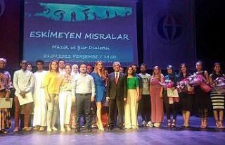 Uluslararası öğrencilerden Türkçe şiir dinletisi