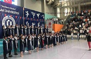 Uşak Üniversitesi öğrencileri, İstiklal Marşı’nı...