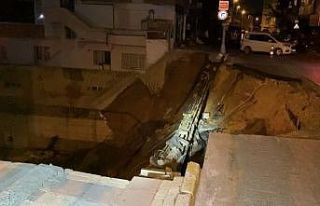 Üsküdar’da inşaat alanında çökme: 3 bina tahliye...