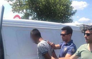 Üvey babasını bıçaklayan genç tutuklandı