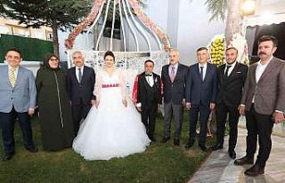 Vali Akyıldız ve Bakan Yardımcısı Ersoy, şehit...