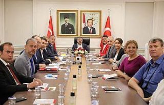 Vali Atay istihdama ve mevsimlik işçilere yönelik...