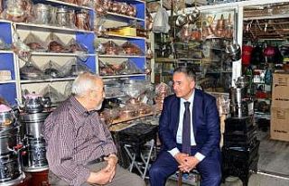 Vali Buhara, tarihi ’Uzun Çarşı’ esnafını...