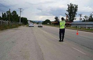 Vali Çakır görev başındaki jandarma ve polisin...