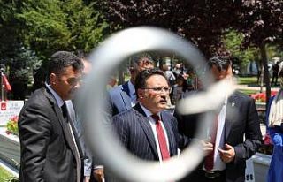 Vali Çiçek, bayram ziyaretlerinde bulundu