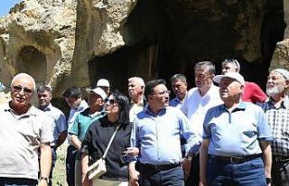 Vali Çiçek ve Başkan Büyükkılıç’tan Soğanlı’ya...