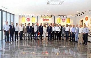 Vali Pehlivan, sanayicilerle bir araya geldi