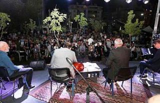 Vanlılar türkü sefası programında buluştu