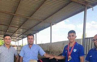 Verdiği sözü tuttu, şampiyona dana hediye etti