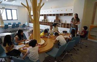 Yazar Hilal Kaya, çocuklarla bir araya geldi