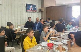 Yeni Dünya Vakfı öğrencileri sevindirdi