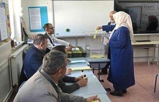 Yeniden belde oldu, vatandaşlar 8 yıl sonra sandığa...