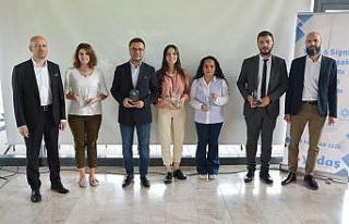 Yeşil kuşak ve sarı kuşak sahipleri ödüllerini...