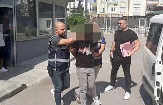 Yolda yürüyen kadının çantasını kapkaç yaptılar,...