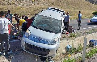 Yoldan çıkan araç su kanalına girdi; 1 ölü 5...