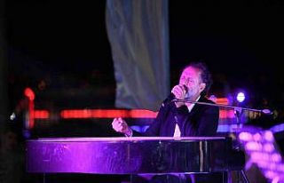 Yücel Arzen, performansıyla vatandaşlardan tam...