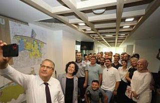 Yunusemre ekipleri bayramda da vatandaşın hizmetinde