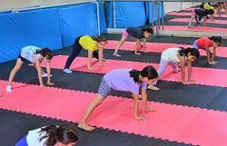 Yunusemre’de çocuklar cimnastikle geleceğe hazırlanıyor