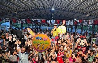 ’100 Bin Gülücük Projesi’ Davultepe’de çocuklarla...