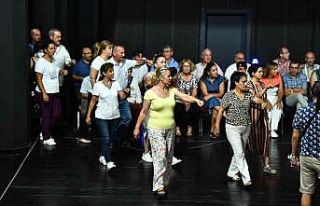 100 muhtardan İzmir’e 100’üncü yıl hediyesi