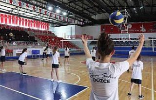 10 bin genç yaz aylarını sporla geçirdi