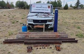 250 bin liralık tren raylarını çaldılar