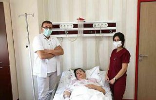 42 yaşında ilk gebeliğinde üçüz bebek dünyaya...