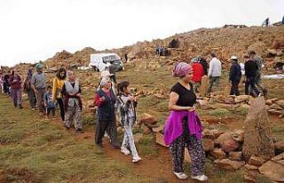 7 asırlık gelenek ‘Eren Baba’ yoğun katılımla...