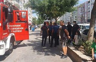 7. kattaki evin balkonunda çıkan yangın söndürüldü