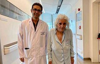 90 yaşında böbreğinden 8,5 santimlik kitle çıktı