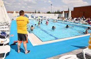 Açık havuz keyfi Tepebaşı’nda