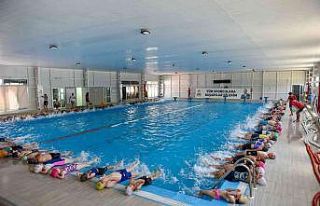 Adana’da 15 bin çocuk yüzme öğrenecek