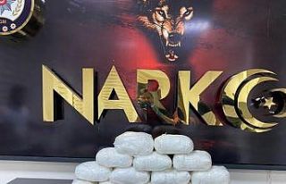 Ağrı’da 14 kilo 242 gram toz esrar ele geçirildi