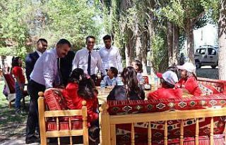 Ağrı’da minik eller, yetişkin gençler ve engelsiz...