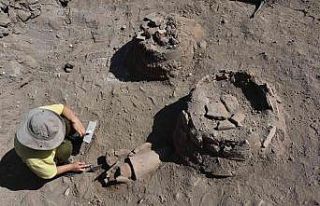 Ahlat kazıları tarihe ışık tutuyor