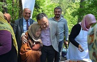 AK Parti teşkilatı vatandaşlarla buluşmaya devam...