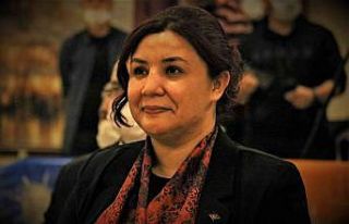 AK Parti’li Ünsal’dan sanatçı Gülşen’e...