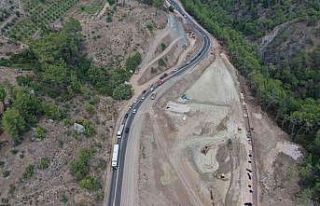 AK Partili Uslu: "Kumluca-Antalya yolu beş dakika...