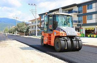 Akyazı’da 700 metrelik yol asfaltla buluştu