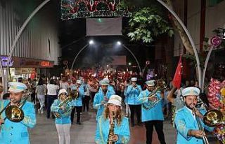 Alaşehir’de Üzüm Festivali zafer yürüyüşü...