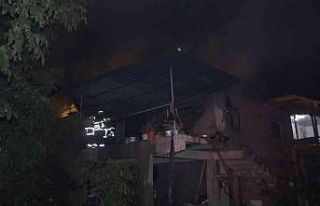 Alevlere teslim olan ev kullanılmaz hale geldi: Yüzlerce...