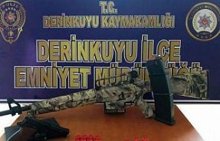 Alkollü sürücünün aracından tabanca ve tüfek...