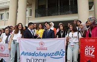 Amasya’dan gelen gençler, Vali Cevdet Atay ile...