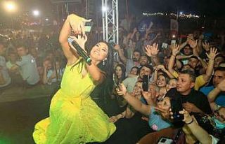 Ankaralı Ayşe, Uşaklı gurbetçileri coşturdu