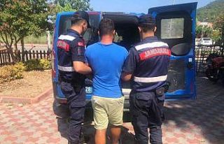 Antalya’da 8 farklı suçtan aranan firari yakalandı