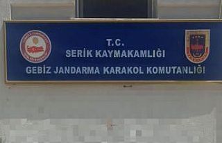Antalya’da jandarma aranan hükümlüyü baba evinde...