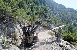 Antalya’da yayla yolları ve banklar yenilendi