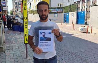 Antalya’dan geldi sokak sokak dolaşıp kayıp kardeşini...