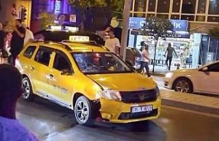 Araçlara yeşil ışık yanarken karşıya geçen...